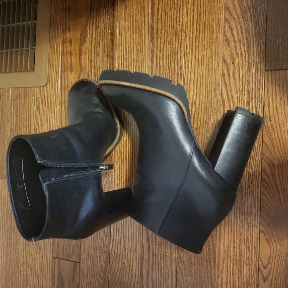Leather bootie - Picture 4 of 4